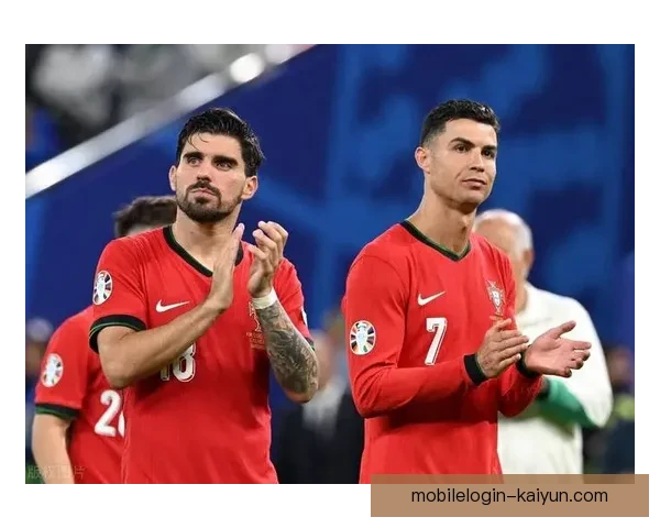 C罗世界杯连续进球表现稳健 引发球迷广泛关注